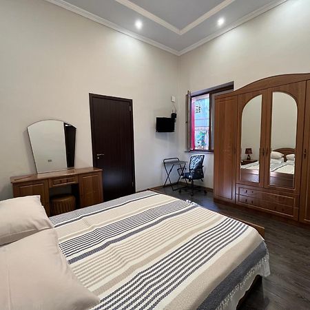 Old Batumi Apartment On Kostava 9 מראה חיצוני תמונה